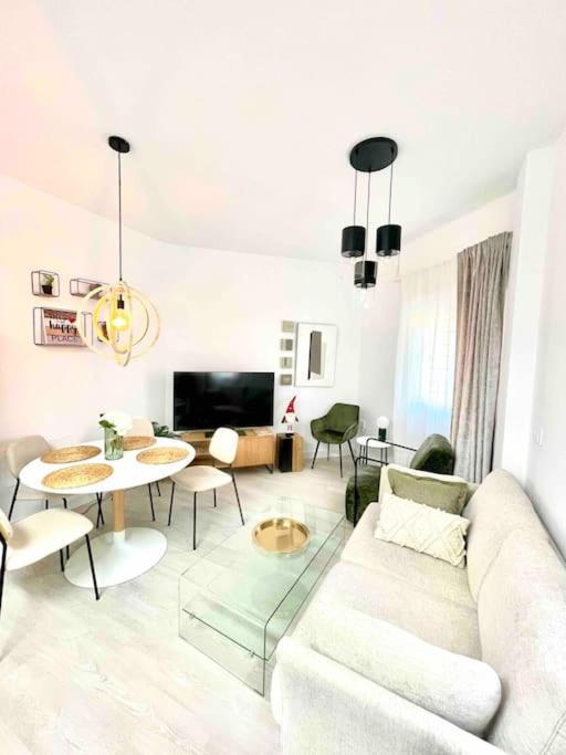 Historical Centre! Private Terrace & Gym-Near Public Parking Apartment Малага Екстериор снимка