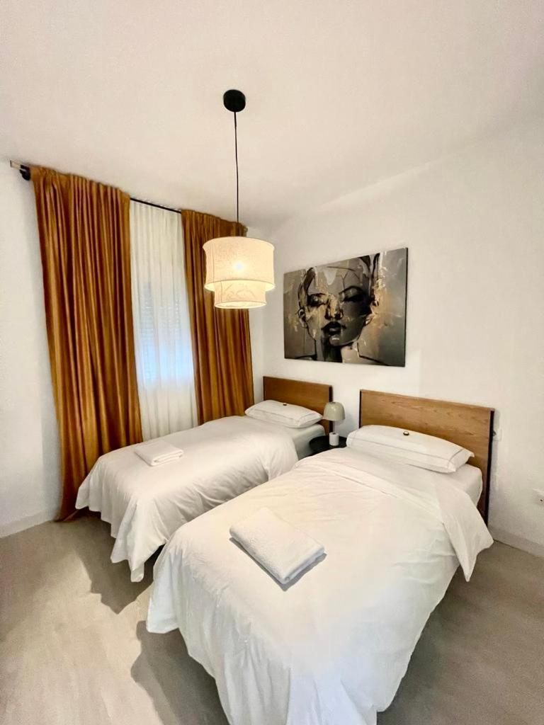 Historical Centre! Private Terrace & Gym-Near Public Parking Apartment Малага Екстериор снимка