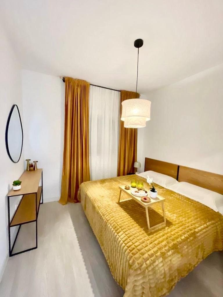 Historical Centre! Private Terrace & Gym-Near Public Parking Apartment Малага Екстериор снимка