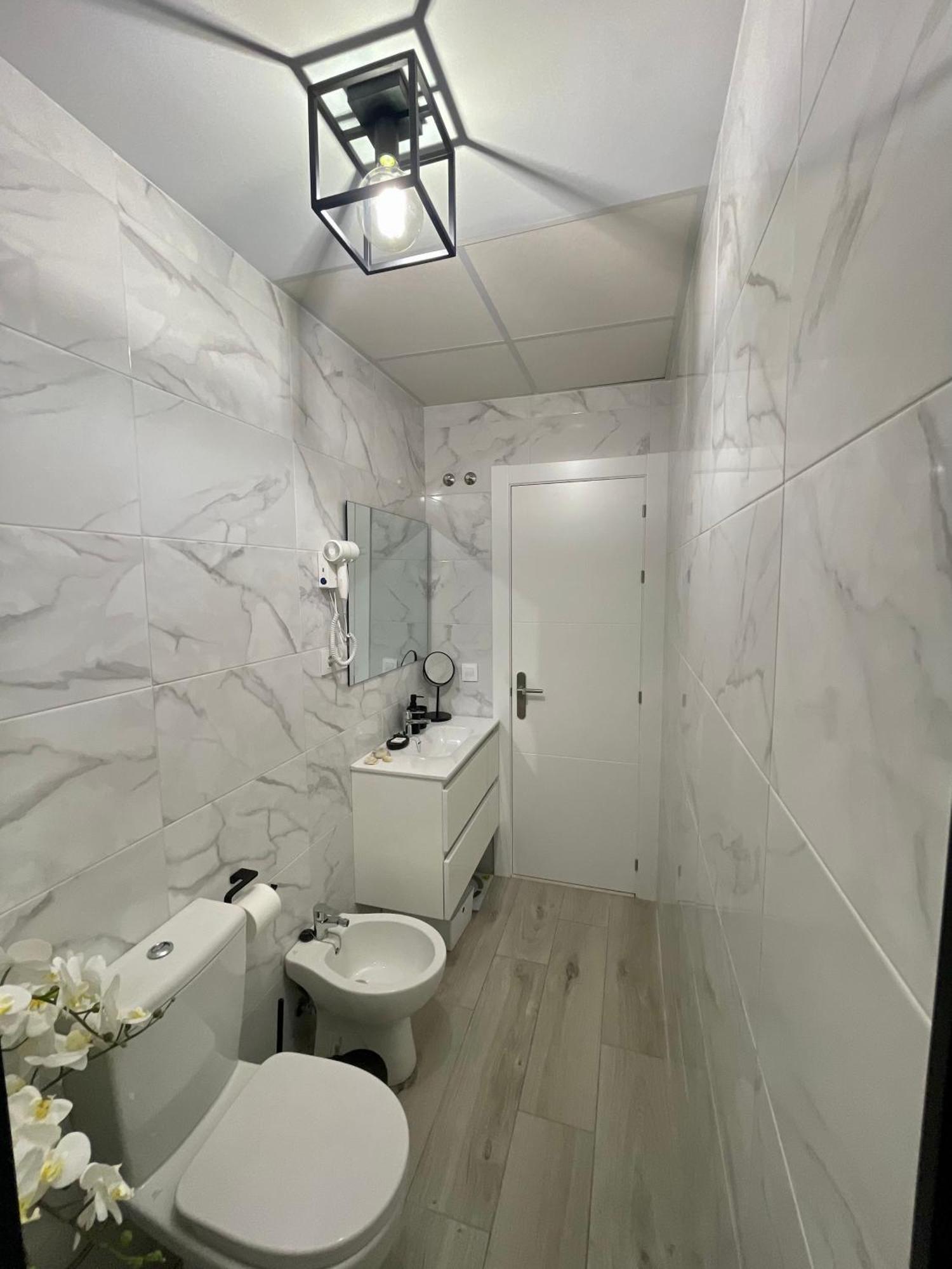 Historical Centre! Private Terrace & Gym-Near Public Parking Apartment Малага Екстериор снимка